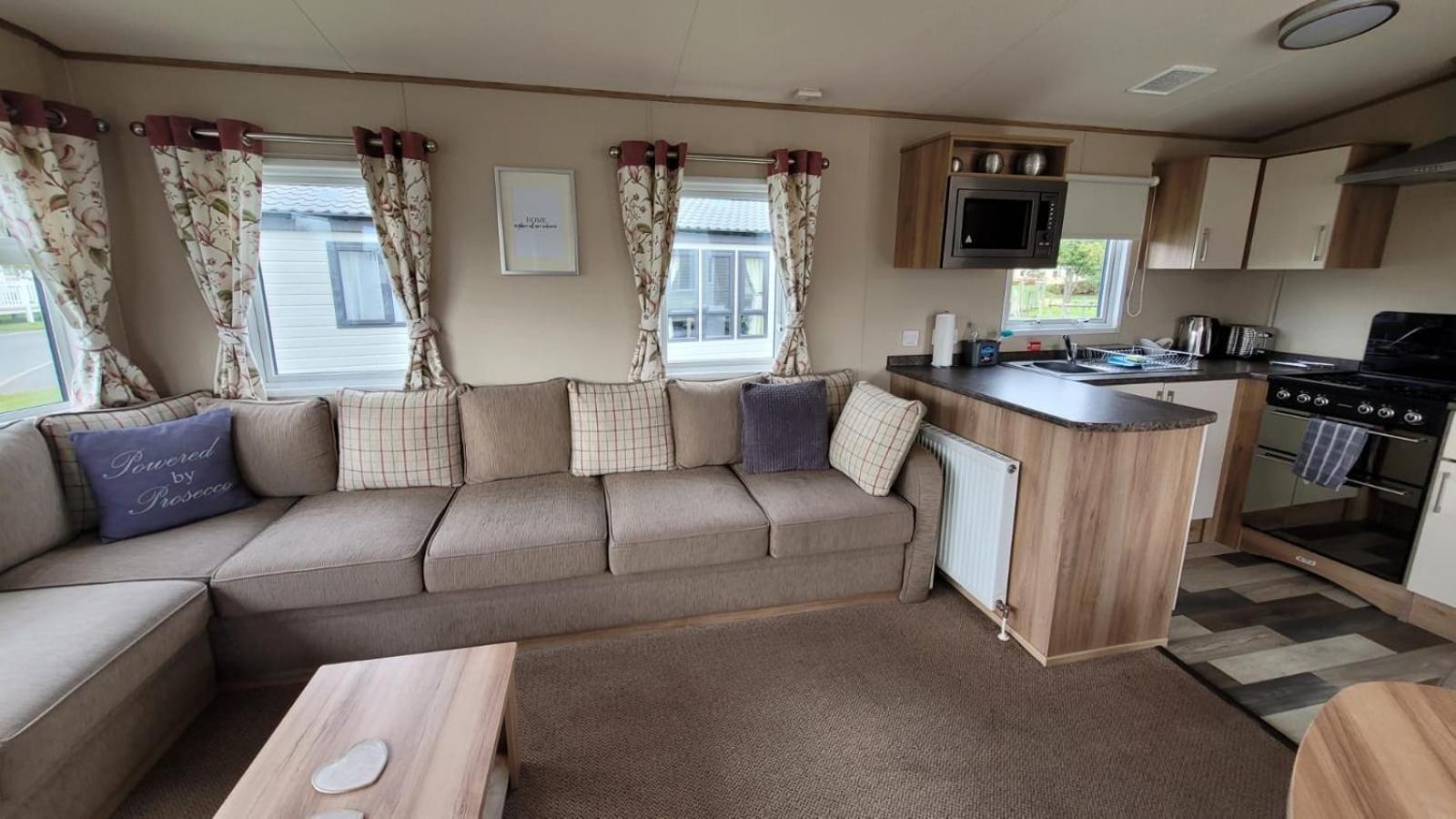 Tattershall Lakes Kingfisher Caravan 8 Berth With Hot Tub & Wifi Esterno foto
