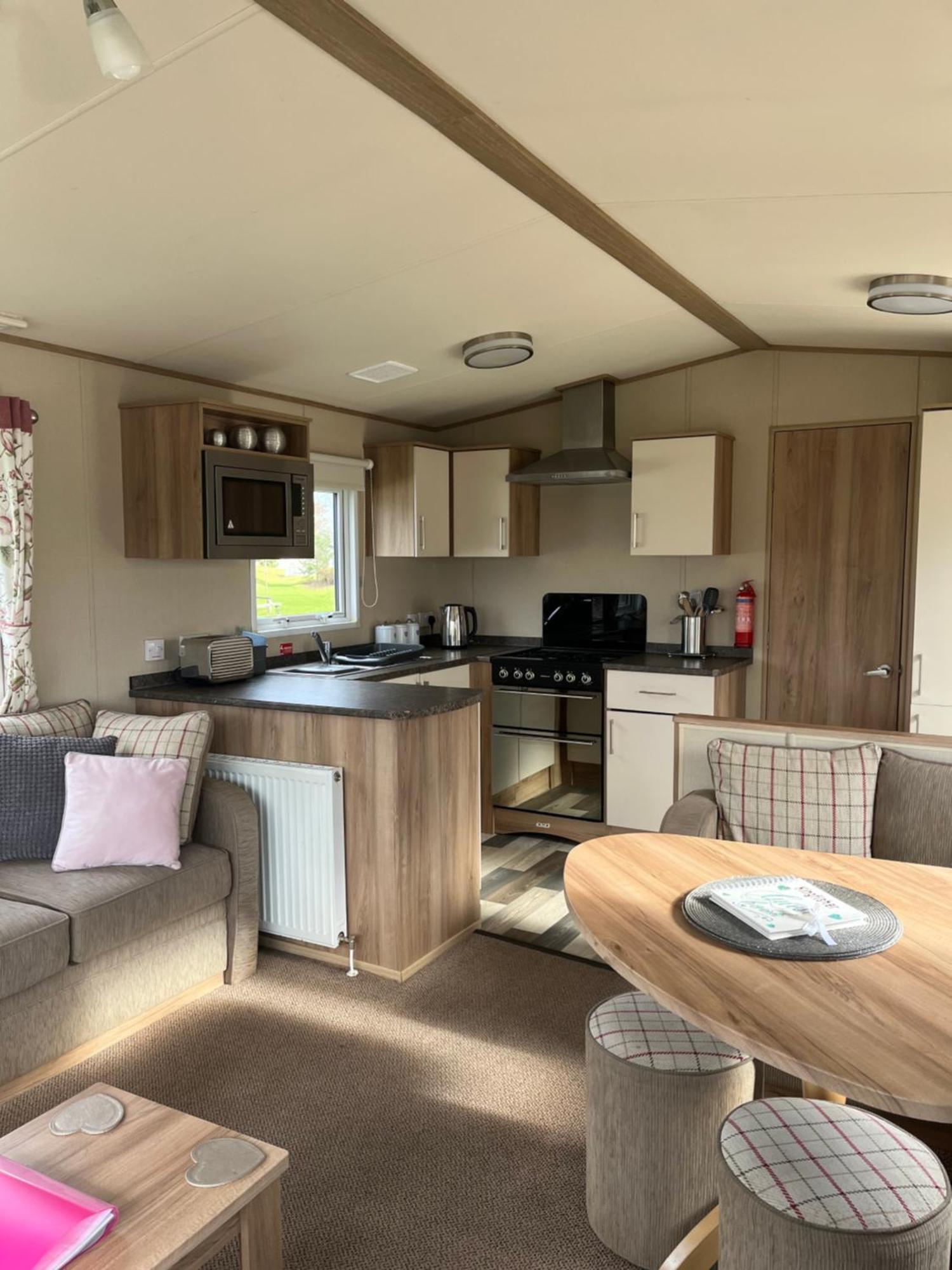 Tattershall Lakes Kingfisher Caravan 8 Berth With Hot Tub & Wifi Esterno foto