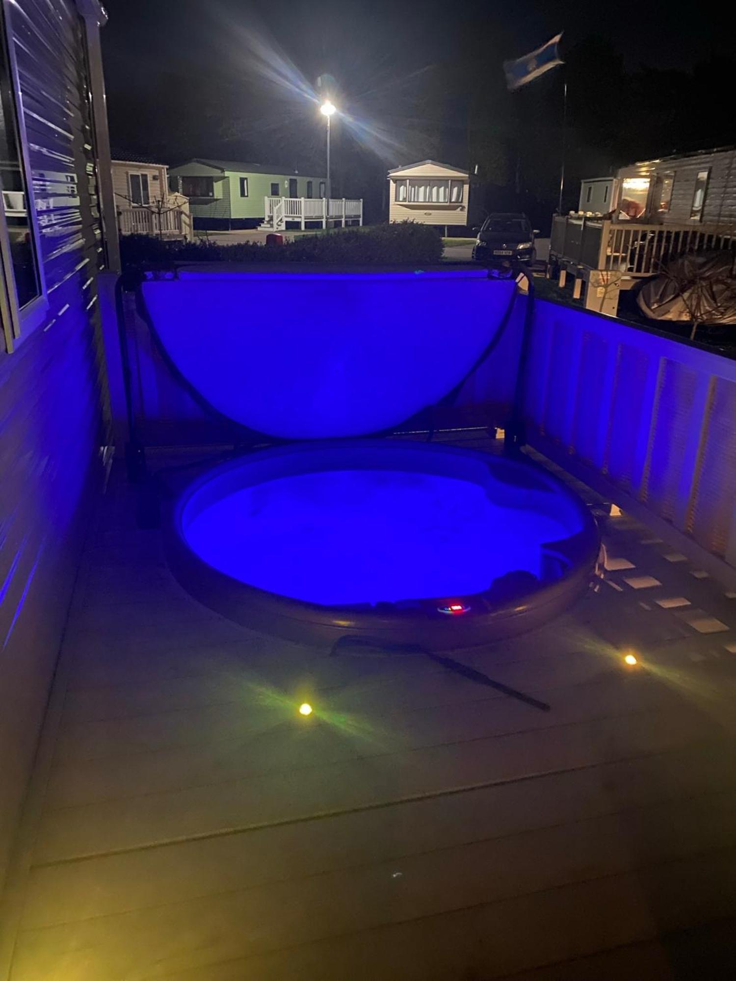 Tattershall Lakes Kingfisher Caravan 8 Berth With Hot Tub & Wifi Esterno foto